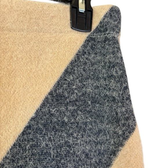 Anthropologie Diagonal Striped Medium M Midi Sweater Skirt Womens Beige Gray - Picture 4 of 5